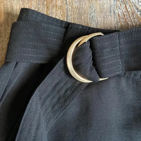 Guess | Anja High-Waisted Belted Cropped Wide Leg Pants - Picture 4 of 9